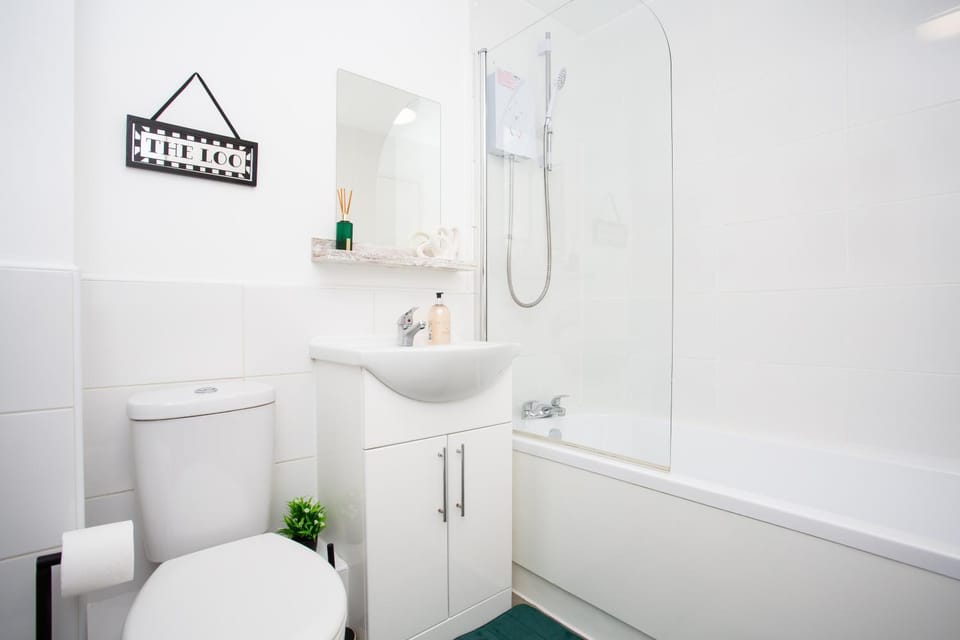 Shower, Toilet, Bathroom, Bath