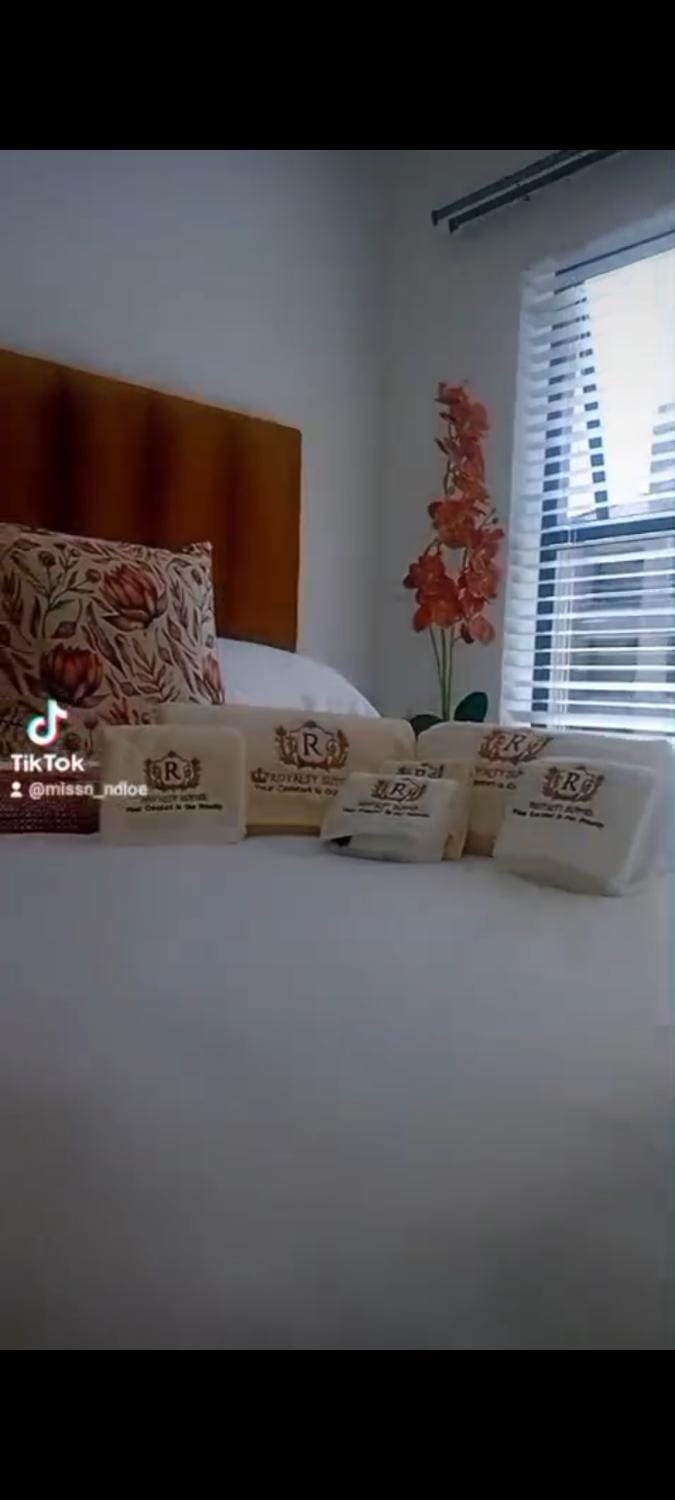 Royalty Suites in Fourways Apartment in Sandton