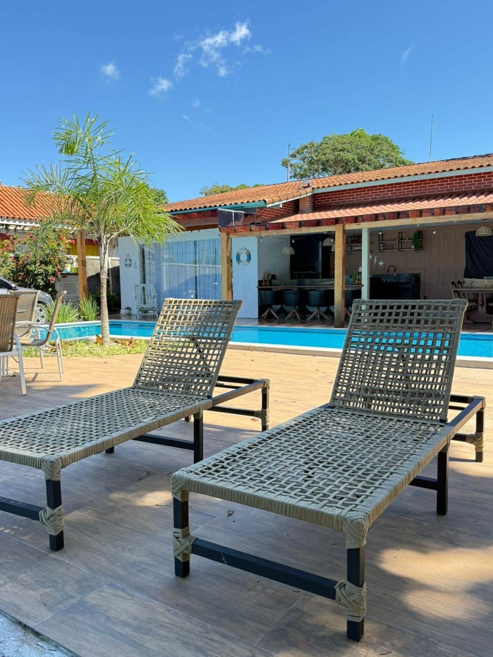 Swimming pool, sunbed
