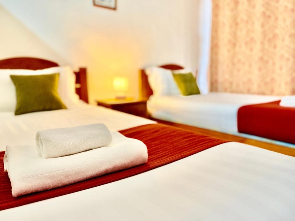 Bedroom, towels