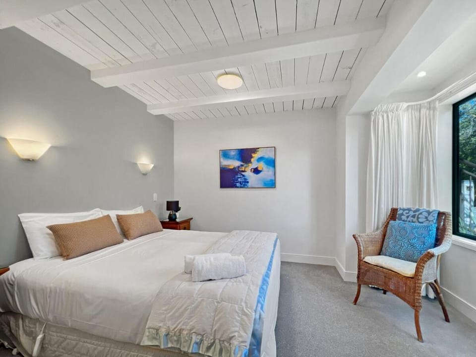 Groundfloor Waterfront 2Bed Harbour View Apartment Apartment in Akaroa