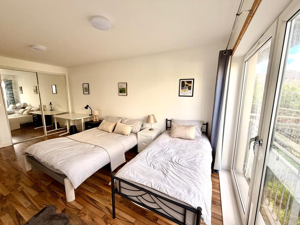 Drybrough Edinburgh Apt - SuperFast WiFi - 2BR Sleeps 5 Apartment in Edinburgh