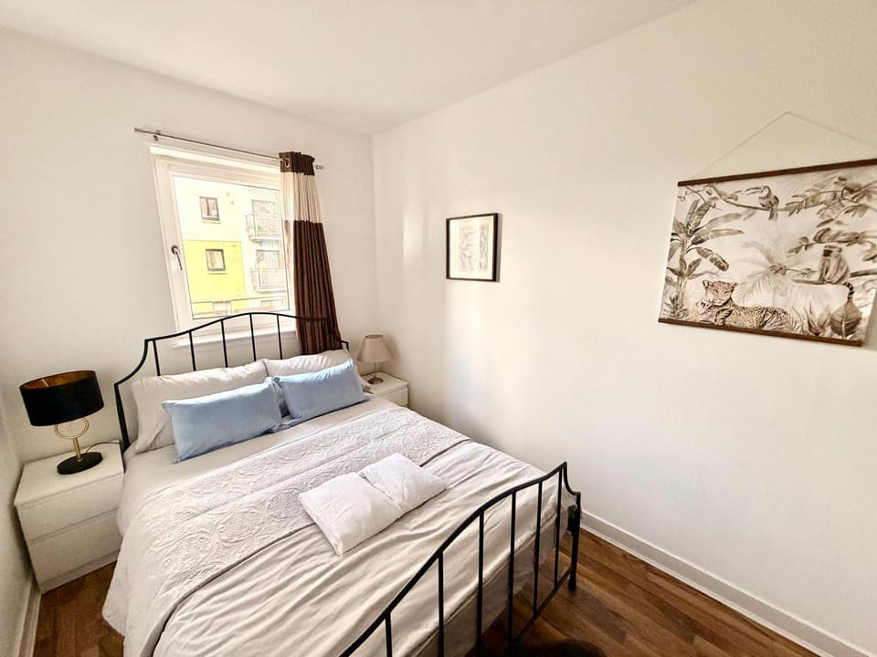 Drybrough Edinburgh Apt - SuperFast WiFi - 2BR Sleeps 5 Apartment in Edinburgh