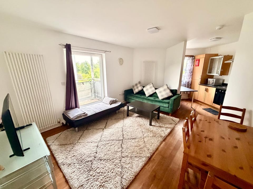 Drybrough Edinburgh Apt - SuperFast WiFi - 2BR Sleeps 5 Apartment in Edinburgh