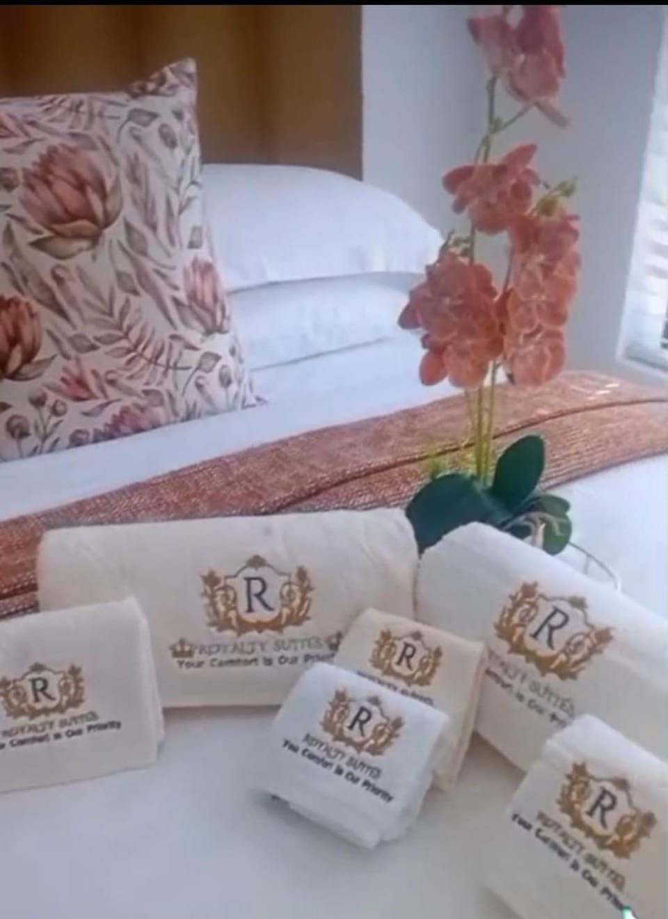 Royalty Suites in Chartwell Sandton Apartment in Sandton