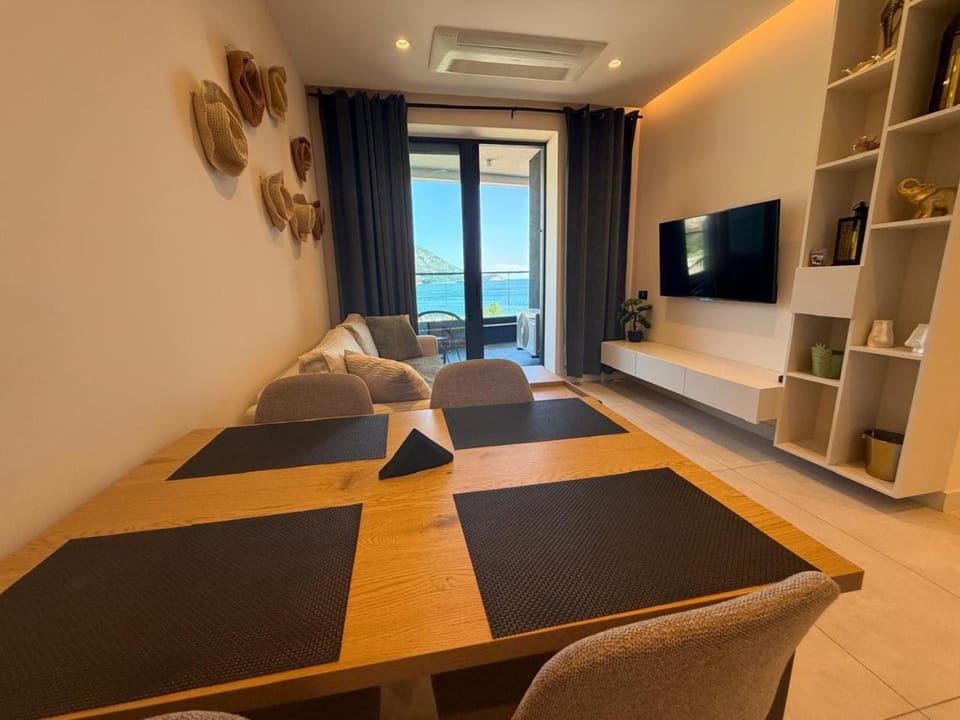 Maja Deluxe Seaview Apartment Apartment in Budva Municipality