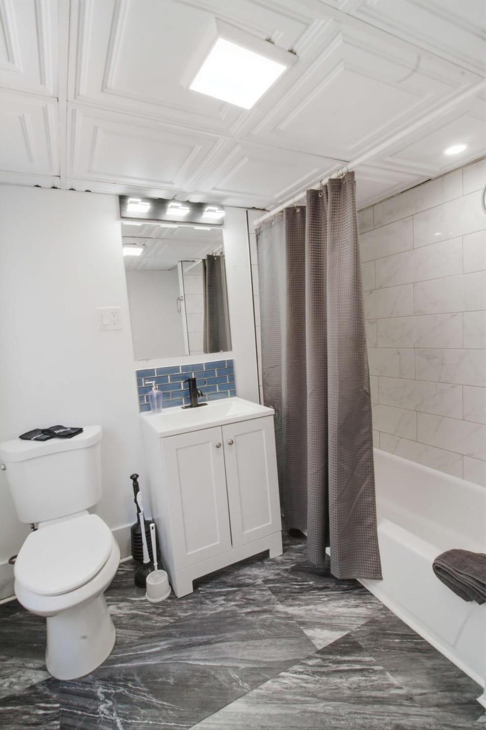 2BR Near Airport public transit to downtown Apartment in Boston