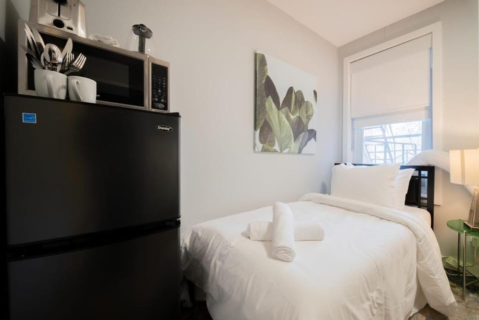 Downtown Studio 5 Mins to U Ottawa Apartment in Gatineau