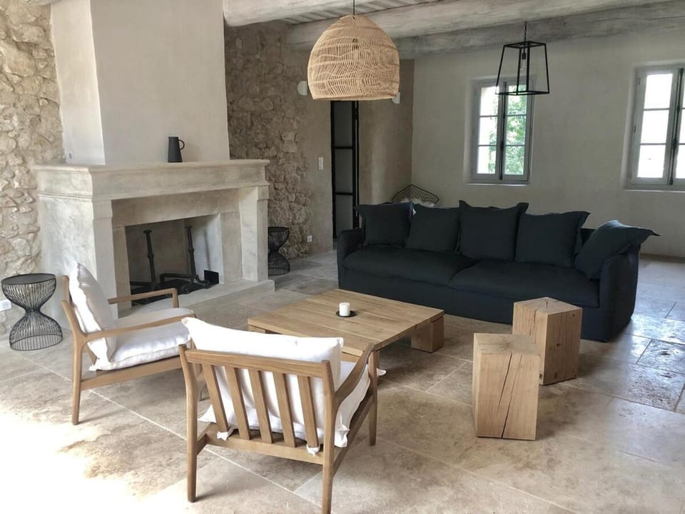 Stunning stone house in Provence House in La Roque-d'Anthéron