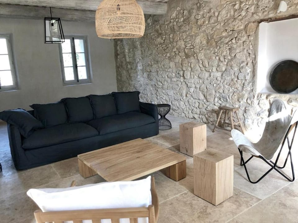 Stunning stone house in Provence House in La Roque-d'Anthéron