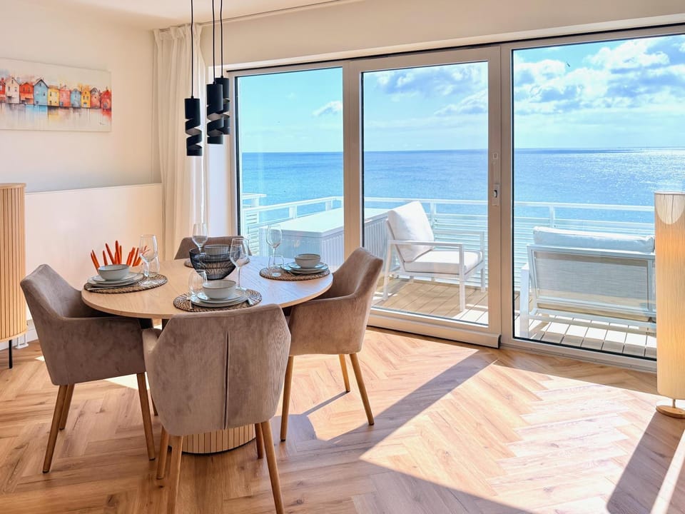 Ferienwohnung Strand living mit Meerblick, Haus Mole Grossenbrode Apartment in Großenbrode