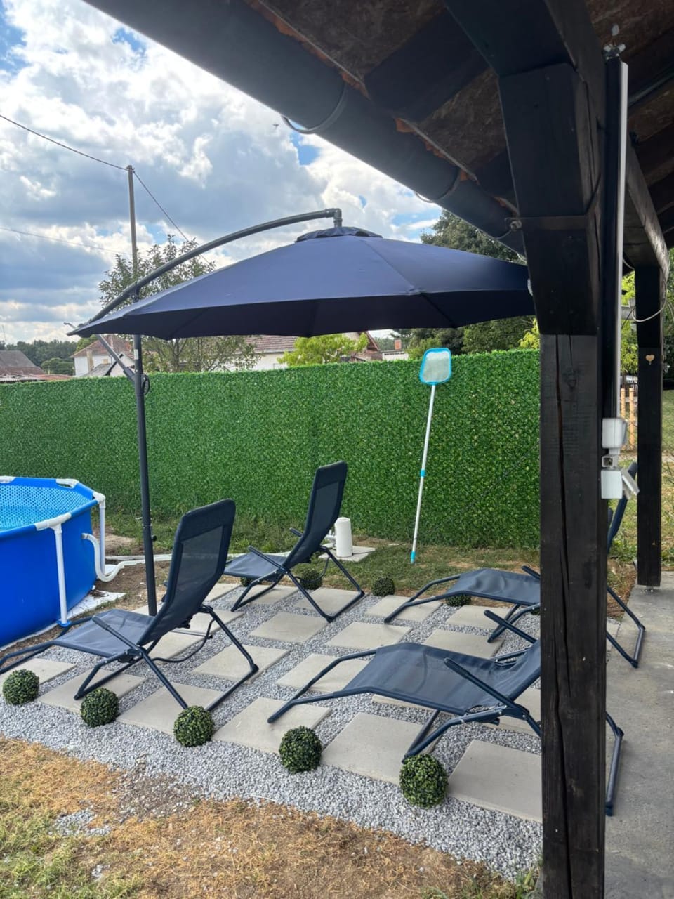 Patio, Day, sunbed