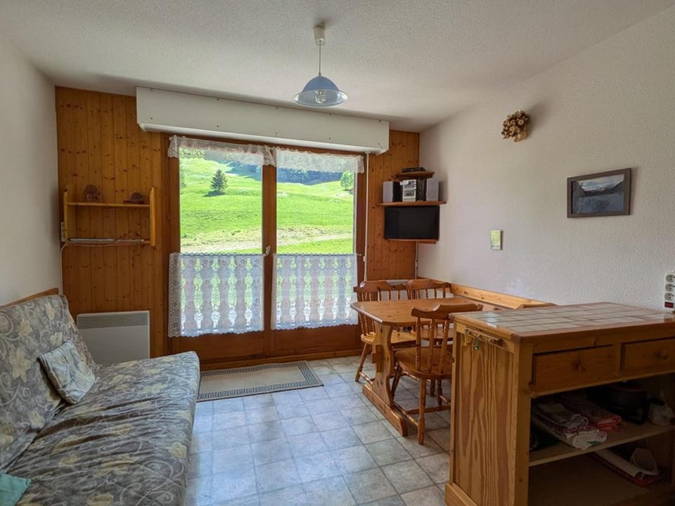 Appartement vue montagne - 6 pers. - FR-1-573-150 Apartment in Haute-Savoie