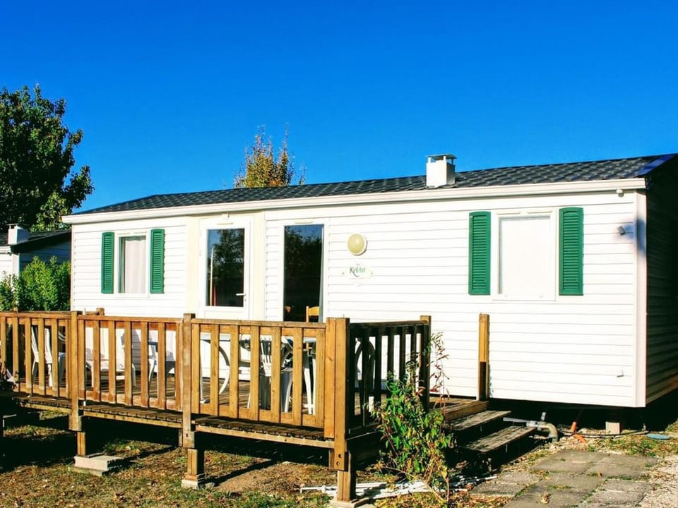 Mobil home avec animaux admis - 6 pers. - API-1-52-2865 Campground/ 
RV Resort in Nouvelle-Aquitaine