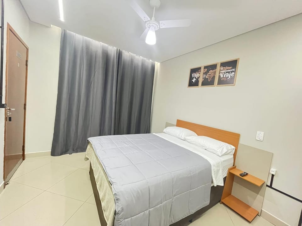 Hostel Pouso Gru - Translado Aeroporto Gru grátis Bed and Breakfast in Guarulhos