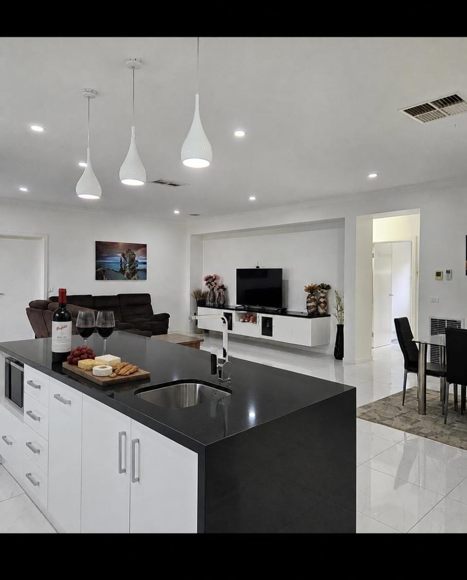 Kalbarri Lux Family Retreat House in Shepparton