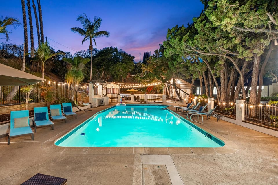 Entire Private Home with Pool, Sauna, Gym, 3 Bed, Parking Yard, Ranch Style, 2 Bedroom 2 Bathrooms, Available Now House in Casa De Oro-Mount