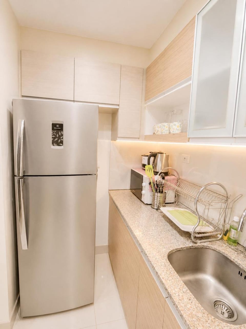 Newtown 8 Boulevard, Full Sea View, 1 Bedroom & Kitchen, Full Options, Mactan Newtown Apartment in Lapu-Lapu City