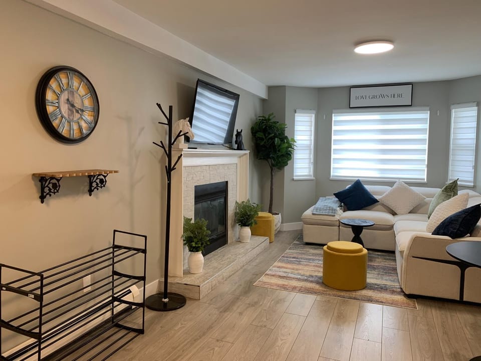 TV and multimedia, Living room, Seating area