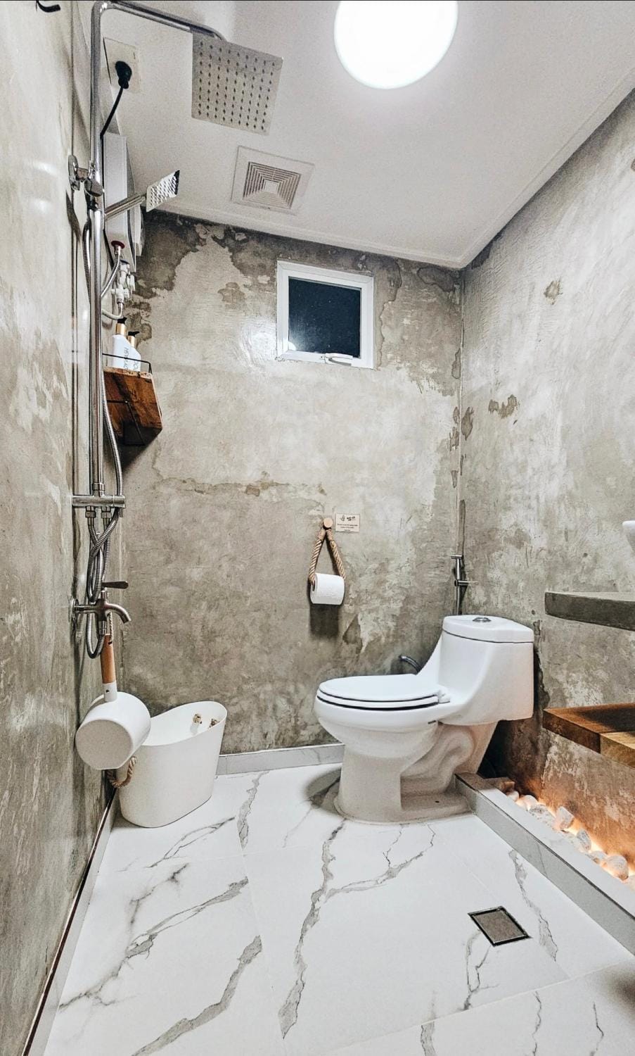 Shower, Toilet, Bathroom