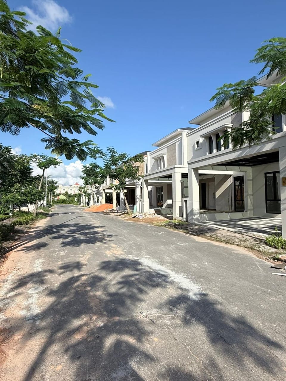 Property building, Day, Street view