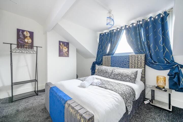 16PT1 - Spectacular Stay in Armley Vacation rental in Leeds