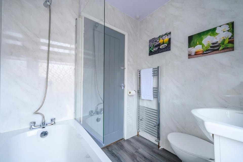 16PT2 - Tranquil and Calming Stay in Armley Vacation rental in Leeds