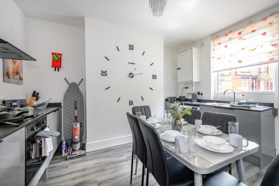 16PT2 - Tranquil and Calming Stay in Armley Vacation rental in Leeds