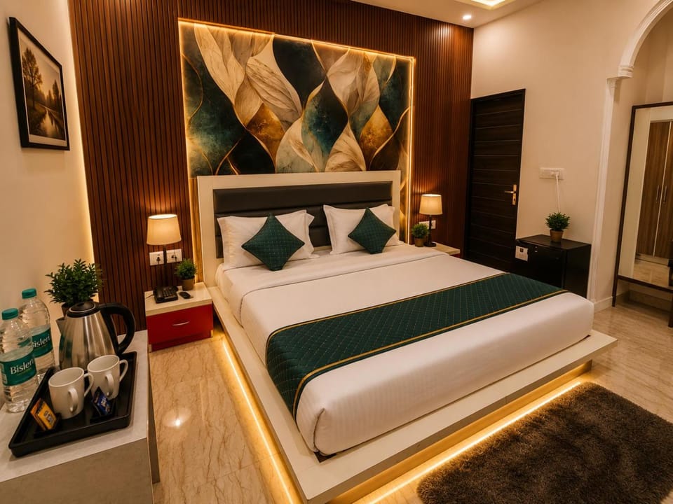 Property building, Bed, Photo of the whole room, Bedroom