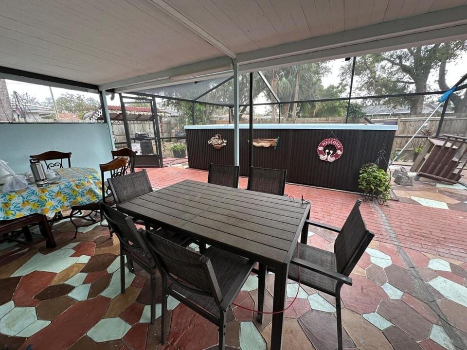 3BR with Private Swim Spa House in St Petersburg
