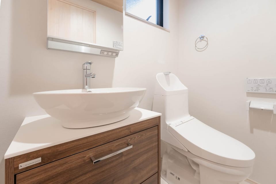 Toilet, Bathroom