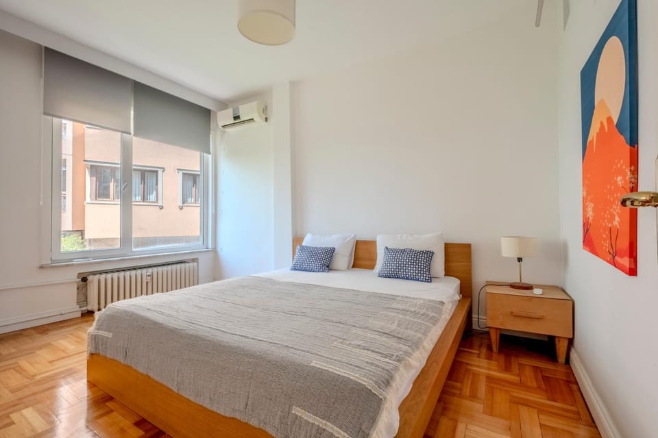 Spacious 5BR Sea View Apartment with Balcony & Elevator Apartment in Istanbul