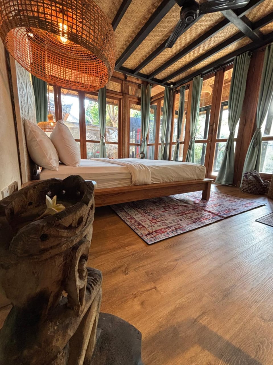 Bed, Photo of the whole room, Bedroom
