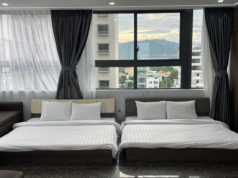 Bed, Living room, Photo of the whole room, Bedroom