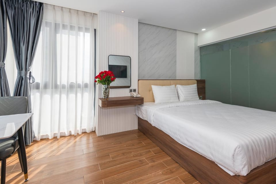 Photo of the whole room, Bedroom