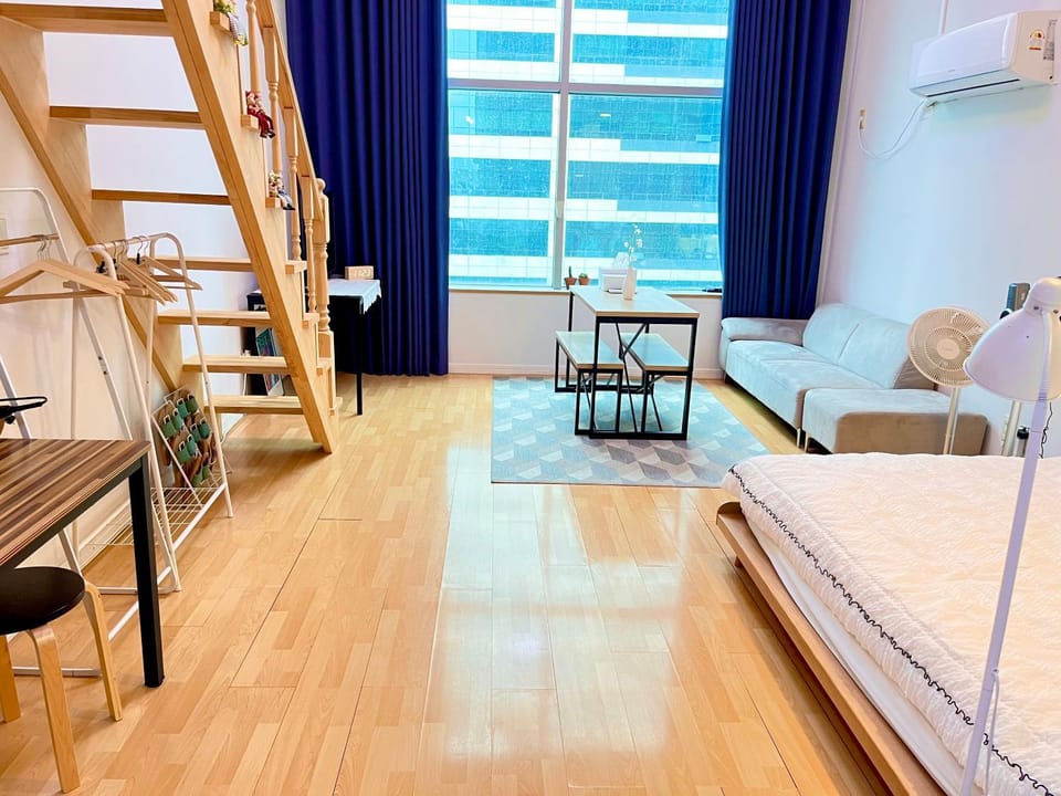 홍대입구역 최고의 위치 숙소 Apartment in Seoul