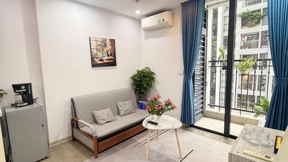 Starry night apt view Marriot hotel in Vinhomes Greenbay Apartment in Laos