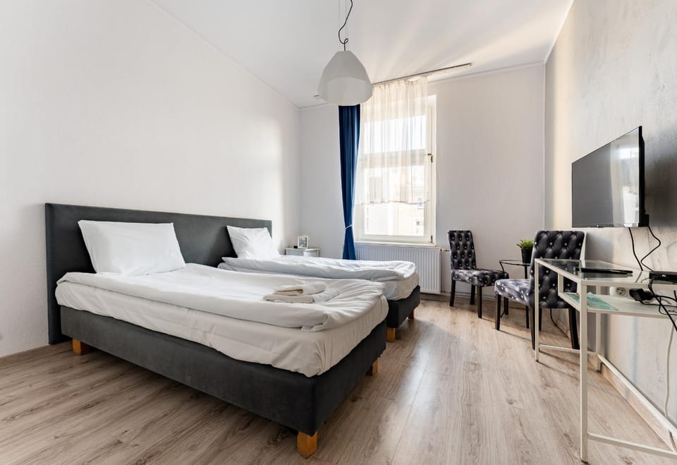 Communal lounge/ TV room, Bed, TV and multimedia, Photo of the whole room, Evening entertainment, Bedroom, towels