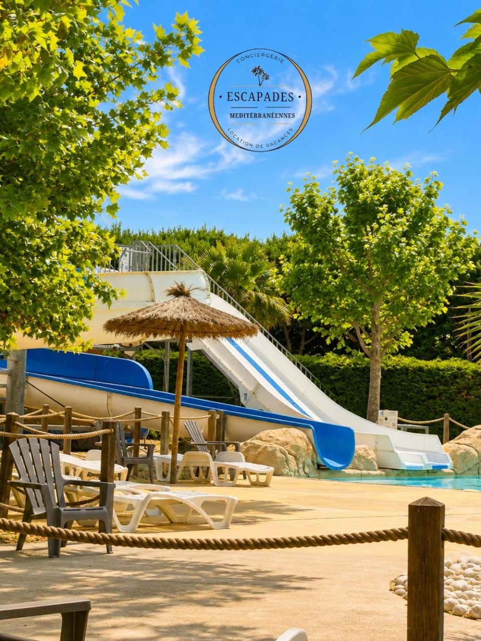 Pool view, Swimming pool, sunbed