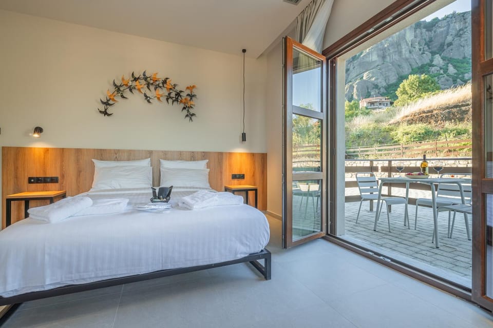 Bed, Natural landscape, View (from property/room), Balcony/Terrace, Photo of the whole room, Bedroom