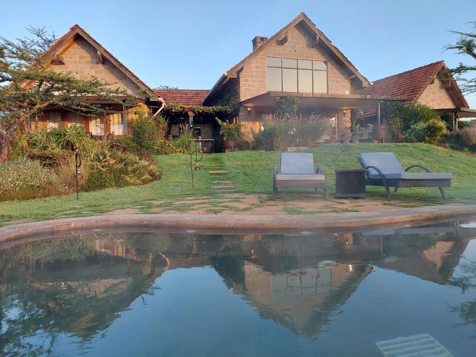 Lolldaiga Woods - Heated Jaccuzi Under Stars Chalet in Kenya