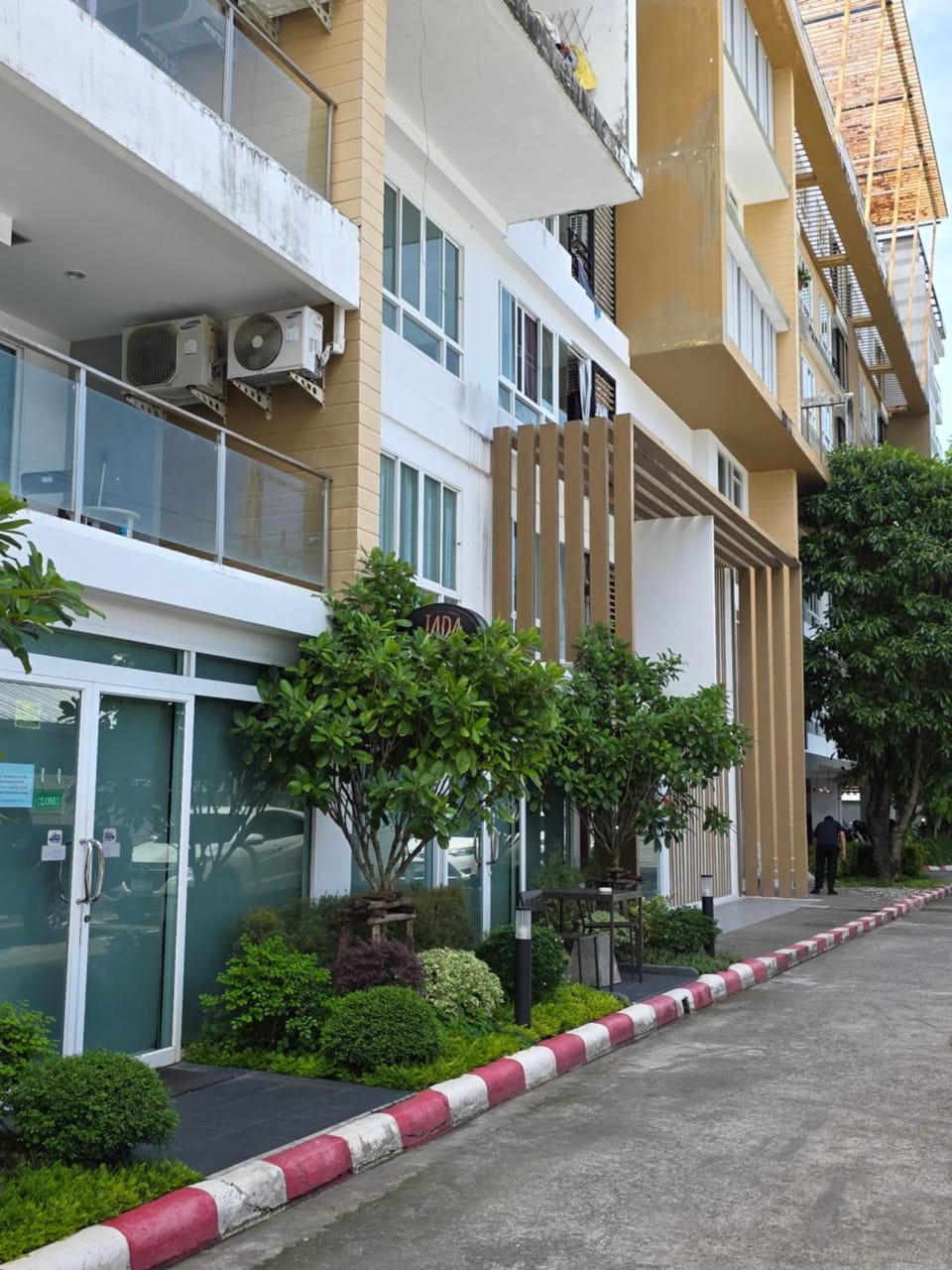 Cozy Vinyl Retreat 15min drive to patong Apartment in Kathu