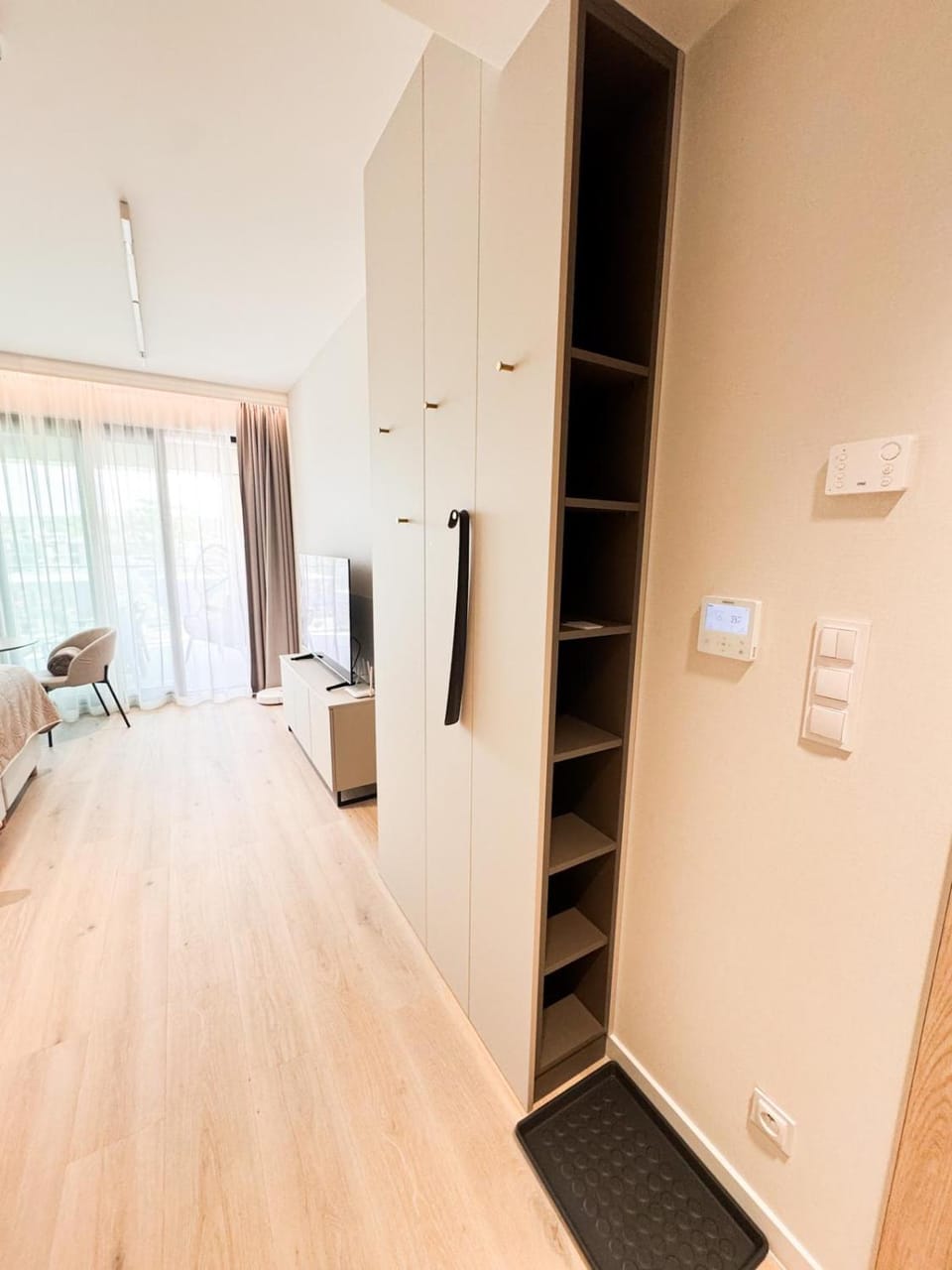 Photo of the whole room