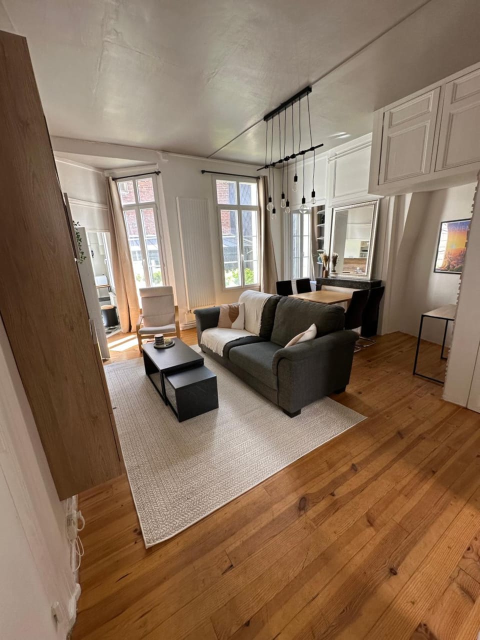 Living room, Seating area, Dining area