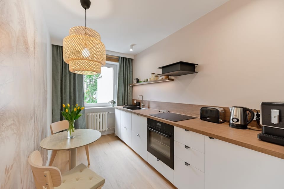 Coffee/tea facilities, Kitchen or kitchenette, stove, toaster