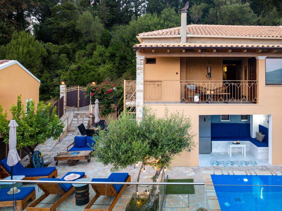 Property building, Balcony/Terrace, Swimming pool