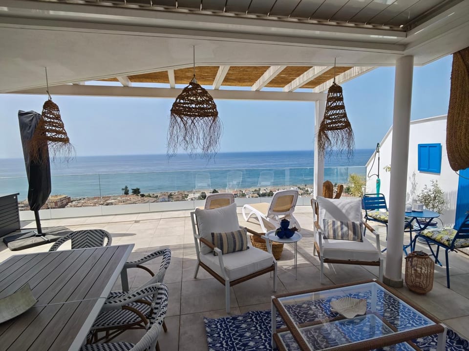 Sea Views Penthouse Apartment in Axarquía