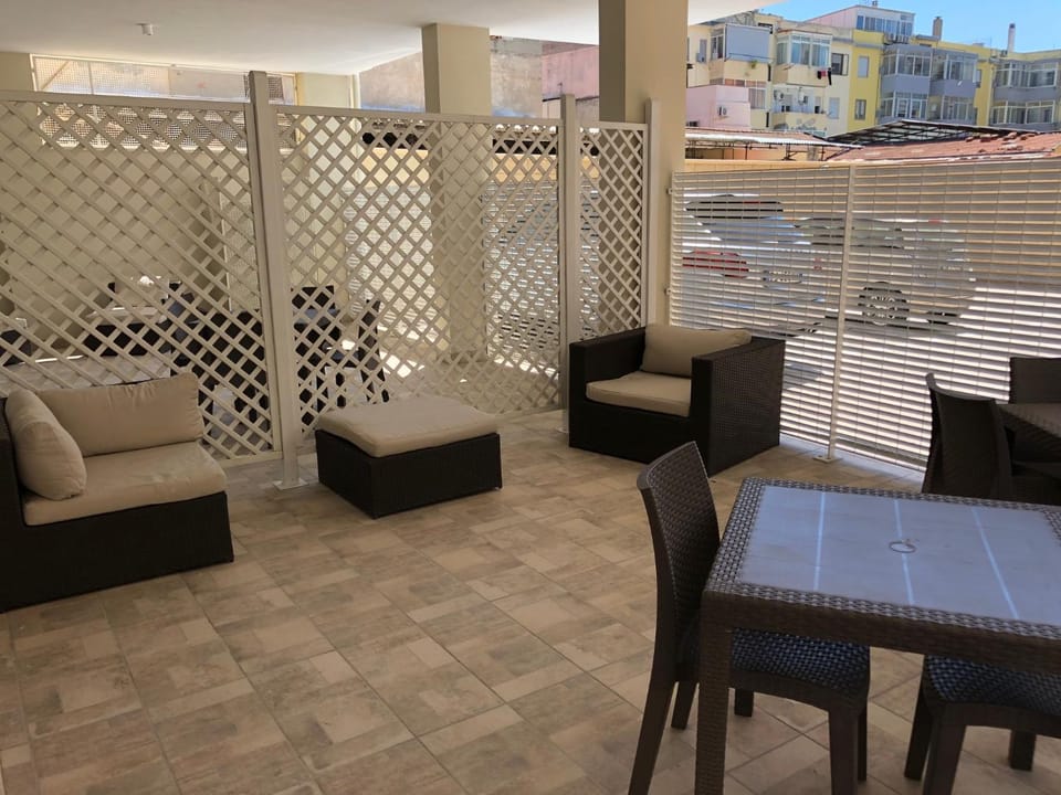 Balcony/Terrace, Dining area
