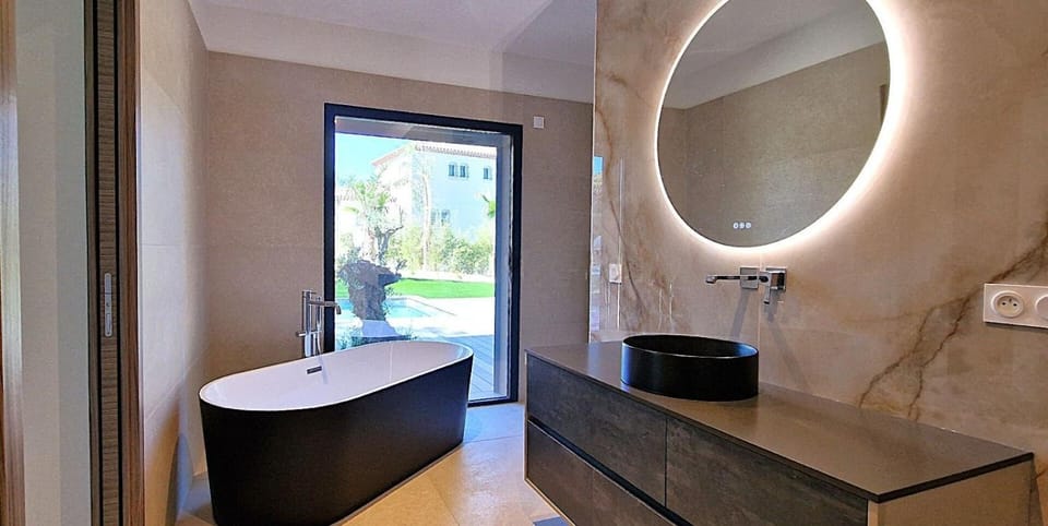 Villa Osmose luxe calme piscine et mer Villa in Saint-Raphael