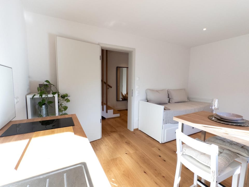 Dining area, kitchen